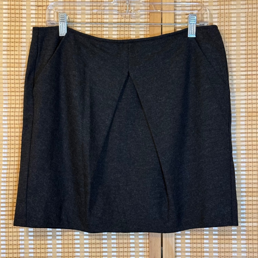 Cabi Coal Skirt 629 Womens 8 Gray Wool Blend Pleated Mini Skirt NWT Office Chic